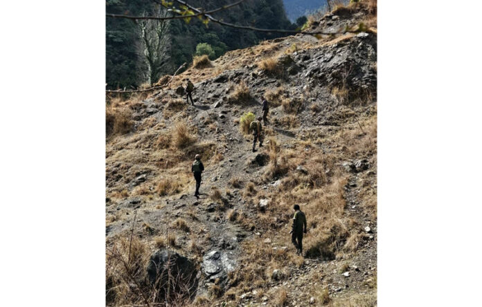 Security personnel during search operation in Gambhir Mugalan area of Rajouri. —Excelsior/Imran Khan