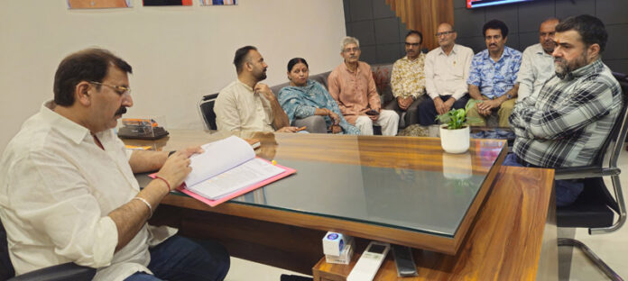 MLA Jammu West Arvind Gupta with a delegation of residents of Ward number 32.