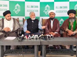 Members of All J&K Shia Association led by General Secretary Abid Hussain Ansari during a press conference in Srinagar on Wednesday. -Excelsior/Shakeel