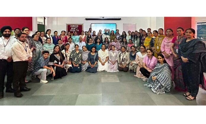 Jodhamal Public School Faculty posing along with dignitaries. Jodhamal Public School Faculty posing along with dignitaries.