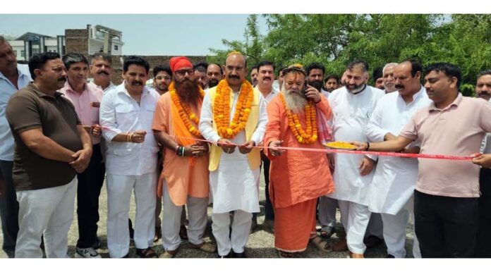 MLA Mohan Lal laying foundation stone of development projects in Akhnoor. MLA Mohan Lal laying foundation stone of development projects in Akhnoor.