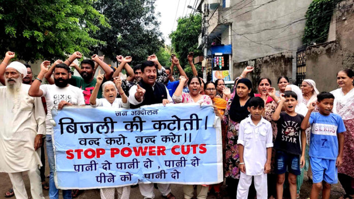 Sunil Dimple along with others staging a protest in Jammu. Sunil Dimple along with others staging a protest in Jammu.