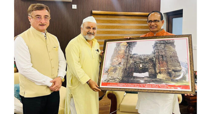 Save Sharda Committee chairman during meeting with Union Minister.
