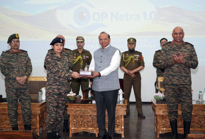 LG Vinai Kumar Saxena felicitating medical team led by Brigadier (Dr) Sanjay Kumar Mishra in Leh.