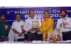 BJP leader Ravinder Raina receiving memento from College management.