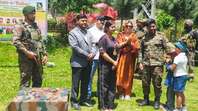 Dignitaries during the conclusion of national art workshop 'Jashan-e-Bahar' at Chatroo in Kishtwar on Friday.