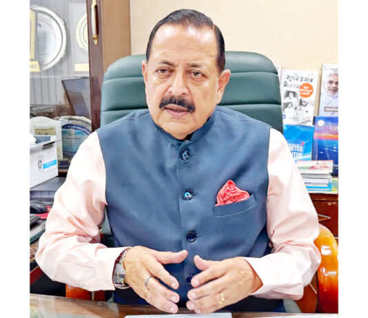 Union Minister Dr Jitendra Singh briefing the media about the heat conditions expected during May 2026 at New Delhi on Saturday.