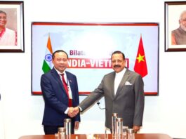 Vietnam Minister of Science and Technology, Prof. Dr Vu Hai Quan, currently on India visit as a part of President To Lam led high level delegation, calling on Union Minister Dr Jitendra Singh at New Delhi.