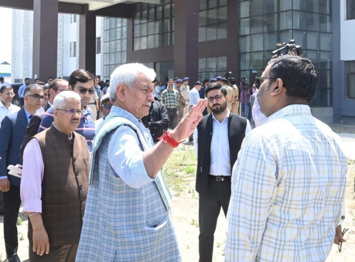 LG Manoj Sinha reviewing pilgrim facilities at Pantha Chowk, Srinagar on Monday. LG Manoj Sinha reviewing pilgrim facilities at Pantha Chowk, Srinagar on Monday.