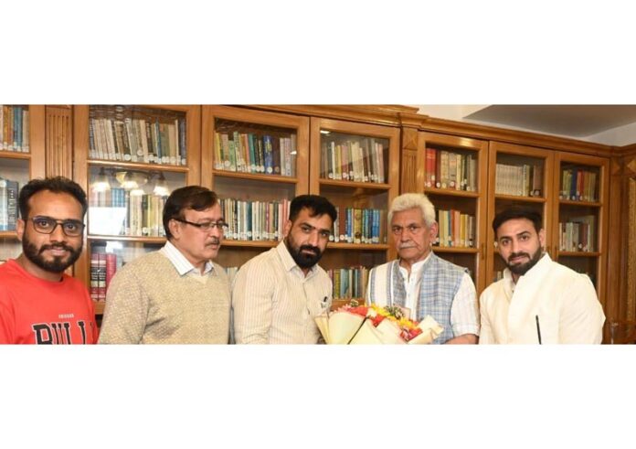 A delegation meeting LG on Friday.