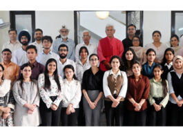LG posing for a photograph with students and faculty of JU’s DYD prog on Tuesday.
