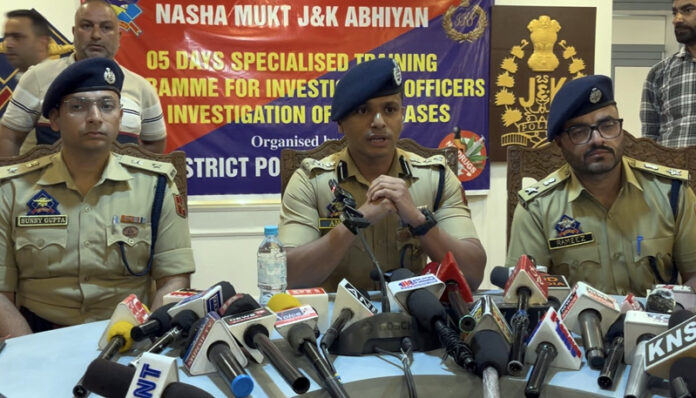 Senior Superintendent of Police (SSP) Amod Ashok Nagpure addressing a press conference in Anantnag on Monday. (UNI) Senior Superintendent of Police (SSP) Amod Ashok Nagpure addressing a press conference in Anantnag on Monday. (UNI)