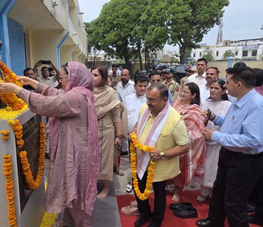 Education Minister Sakeena Itoo paying tribute to late educationist Kuldip Kumar Badyal during school renaming ceremony at GBHSS Gandhi Nagar, Jammu. — Excelsior/Rakesh
