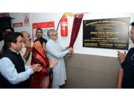 CM dedicating medical equipment to public at JLNM Hospital Srinagar on Sunday.