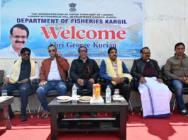 Union Minister George Kurian and other dignitaries during a programme organized by SIDCO and NMDFC at Kargil on Saturday.