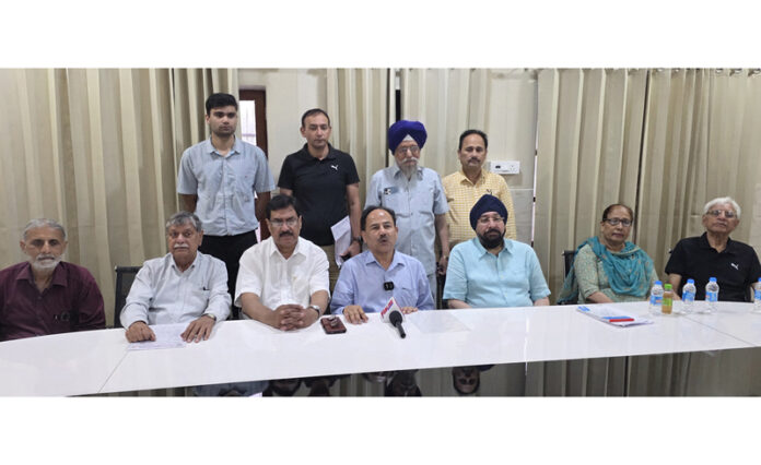 Dr. Dinesh Gupta, Secretary Vridh Ashram addressing a press conference in Jammu on Saturday. —Excelsior/Rakesh Dr. Dinesh Gupta, Secretary Vridh Ashram addressing a press conference in Jammu on Saturday. —Excelsior/Rakesh