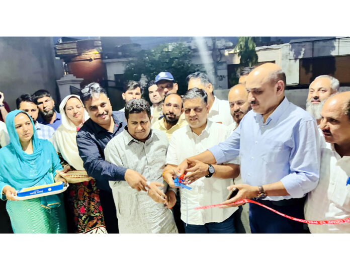 MLA Marh Surinder Kumar and other dignitaries inaugurating GBEA office at Bathindi, Jammu.