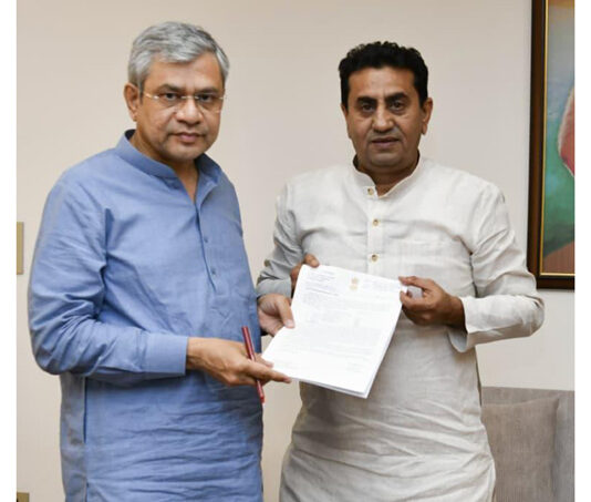 MLA Rajiv Jasrotia during his meeting with Union Minister for Railways Ashwini Vaishnaw on Friday.