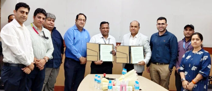 Dignitaries from Narayana Vaishno Devi Speciality Hospital and J&K Bank signing an MoU in Katra on Tuesday. Dignitaries from Narayana Vaishno Devi Speciality Hospital and J&K Bank signing an MoU in Katra on Tuesday.
