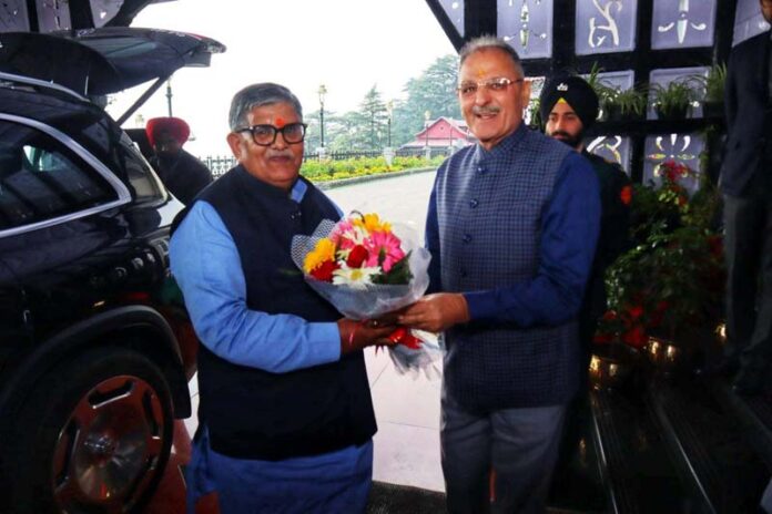 Governor of Punjab Gulab Chand Kataria during his meeting with Himachal Pradesh Governor Kavinder Gupta on Sunday.