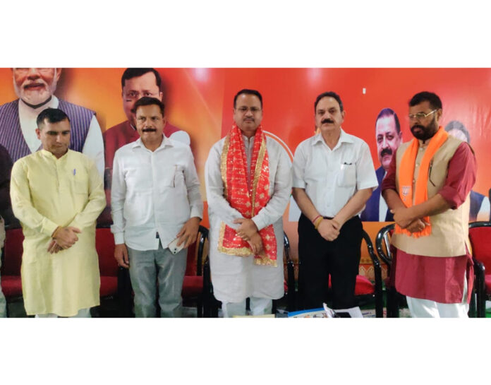 BJP leaders posing for a photograph during a meeting in Udhampur on Thursday. BJP leaders posing for a photograph during a meeting in Udhampur on Thursday.