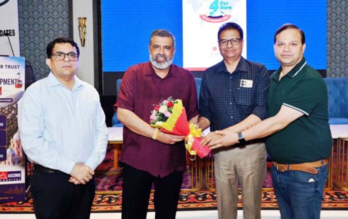 Organisers felicitating Dr Pavan Malhotra, Director Principal ASCOMS during a function in Jammu. Organisers felicitating Dr Pavan Malhotra, Director Principal ASCOMS during a function in Jammu.