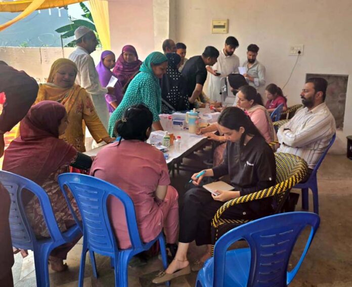 Excelsior Correspondent JAMMU, May 11: Chairman Samvedna Society, Keshav Chopra today organized the 105th free eye screening and general health check-up camp at Bari Brahmana. The initiative was conducted in collaboration with K.D Multispeciality Hospital, Jammu, under the supervision of Dr. J.P Singh. During camp, a medical team provided specialized screening to more than 132 patients and also offered a wide range of diagnostic tests and essential medicines free of cost. Speaking on the occasion, Keshav Chopra reaffirmed the Society’s commitment to humanitarian service. He said that health is a fundamental right and through these camps, they aim to bridge the gap between quality medical facilities and those who need them most. The locals expressed gratitude to the Samvedna Society for bringing specialized healthcare to their doorstep. The event concluded with vote of thanks. Dr. Rabijeet Singh, Dr. Shipra, Dr. Anamika, Arti, Ashok, Tanisha, Kajal, Anju Chopra, Abhishek Gupta, Sushil, Sourav Gupta and others were also present in the camp. Excelsior Correspondent JAMMU, May 11: Chairman Samvedna Society, Keshav Chopra today organized the 105th free eye screening and general health check-up camp at Bari Brahmana. The initiative was conducted in collaboration with K.D Multispeciality Hospital, Jammu, under the supervision of Dr. J.P Singh. During camp, a medical team provided specialized screening to more than 132 patients and also offered a wide range of diagnostic tests and essential medicines free of cost. Speaking on the occasion, Keshav Chopra reaffirmed the Society’s commitment to humanitarian service. He said that health is a fundamental right and through these camps, they aim to bridge the gap between quality medical facilities and those who need them most. The locals expressed gratitude to the Samvedna Society for bringing specialized healthcare to their doorstep. The event concluded with vote of thanks. Dr. Rabijeet Singh, Dr. Shipra, Dr. Anamika, Arti, Ashok, Tanisha, Kajal, Anju Chopra, Abhishek Gupta, Sushil, Sourav Gupta and others were also present in the camp.