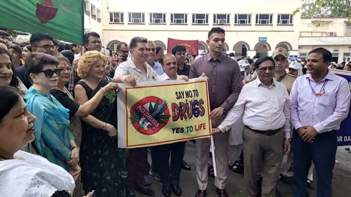 DC Jammu flagging off anti-drug rally by JK Private Schools Association on Tuesday. DC Jammu flagging off anti-drug rally by JK Private Schools Association on Tuesday.