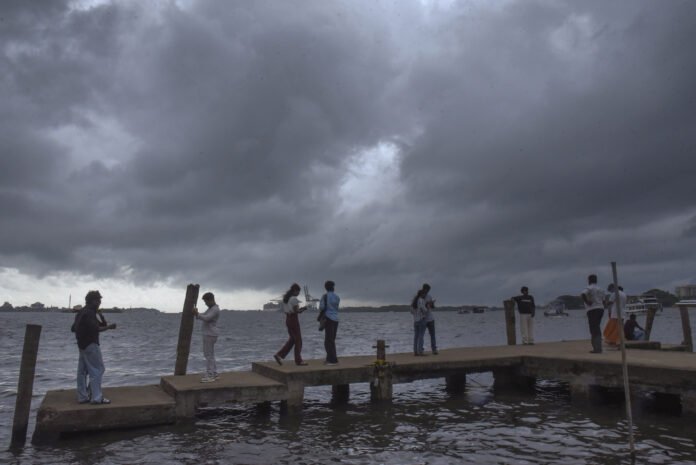 Weather: Rain in Kochi