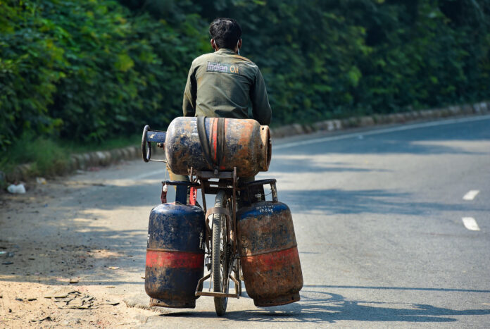 File- LPG CYLINDERS