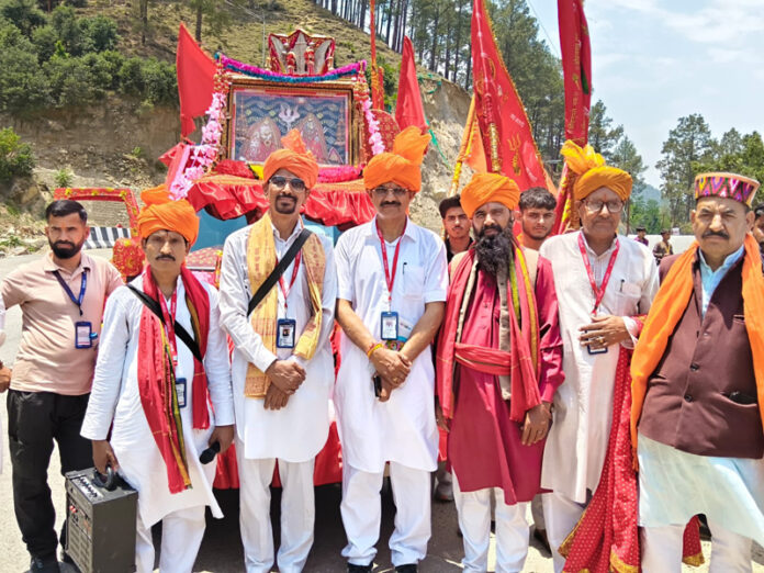 Dignitaries posing for a group photograph during flagging off of Mindhal Chandi Mata Yatra in Panchayat Drudhu-Bhaderwah. — Excelsior/Tilak Raj Dignitaries posing for a group photograph during flagging off of Mindhal Chandi Mata Yatra in Panchayat Drudhu-Bhaderwah. — Excelsior/Tilak Raj