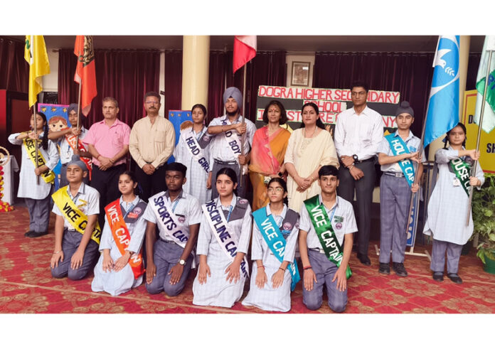 Newly elected students council posing along with dignitaries.