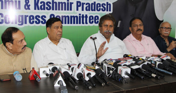 Senior Cong leaders Raman Bhalla, Ravinder Sharma and others addressing press conference in Jammu. -Excelsior/Rakesh Senior Cong leaders Raman Bhalla, Ravinder Sharma and others addressing press conference in Jammu. -Excelsior/Rakesh